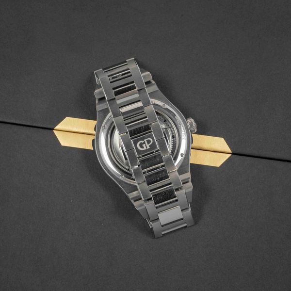 Girard Perregaux Laureato 81010-11-634-11A